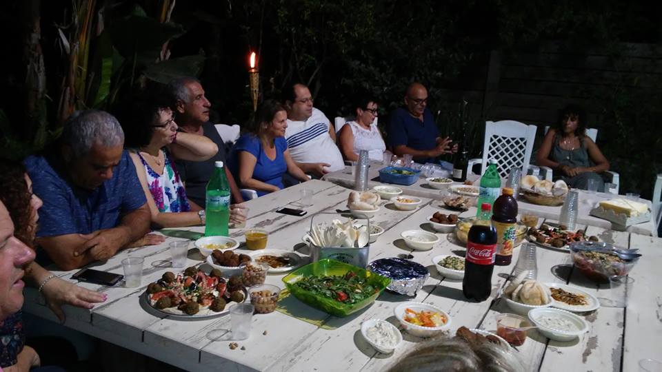 כולם יושבים יחד בערב 'הכי ישראלי שיש'. צילום: אורית זהבי